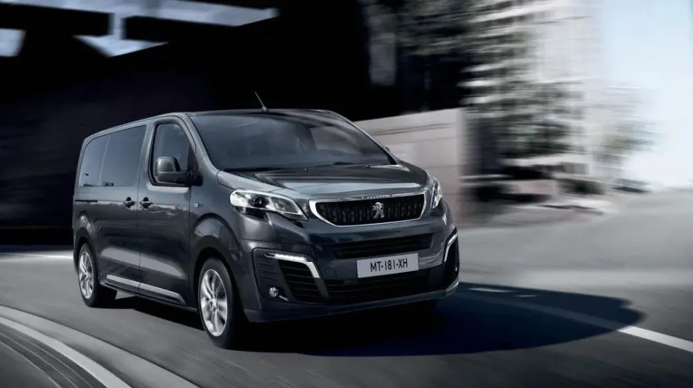 Peugeot Traveller - 9 places