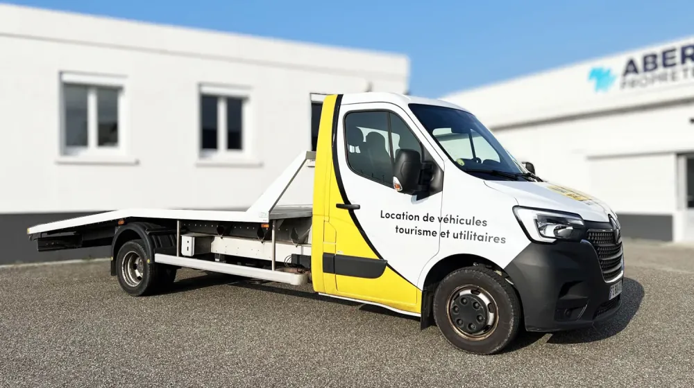 Camion plateau porte-voiture